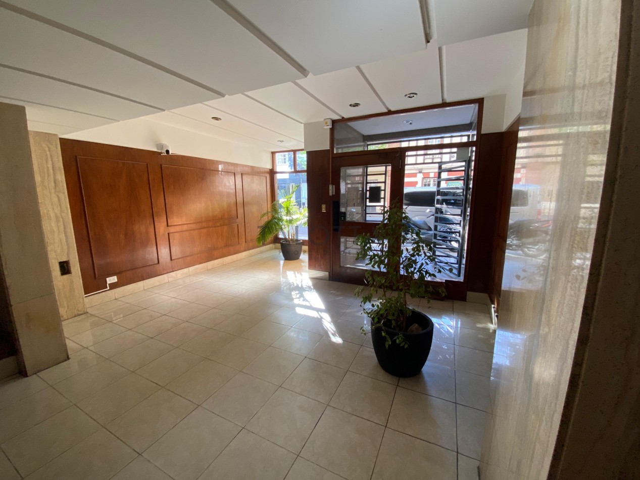 Departamento 4 Ambientes al frente con cochera y baulera Plaza Mitre 