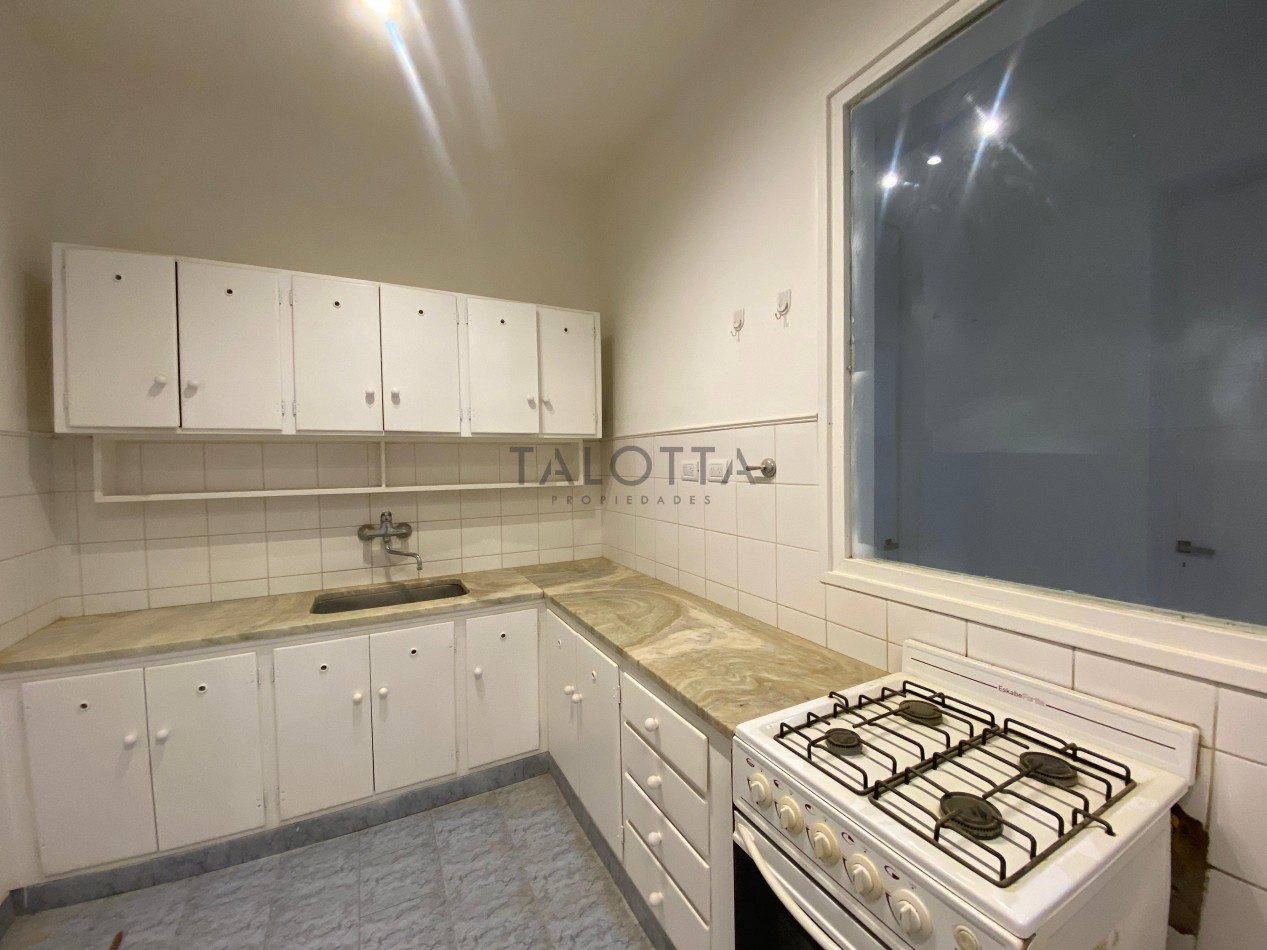 Departamento 4 ambientes con dependencia al frente 