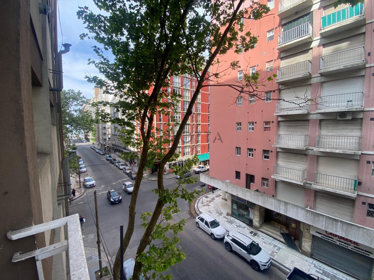 Departamento 2 ambientes al frente con balcon 