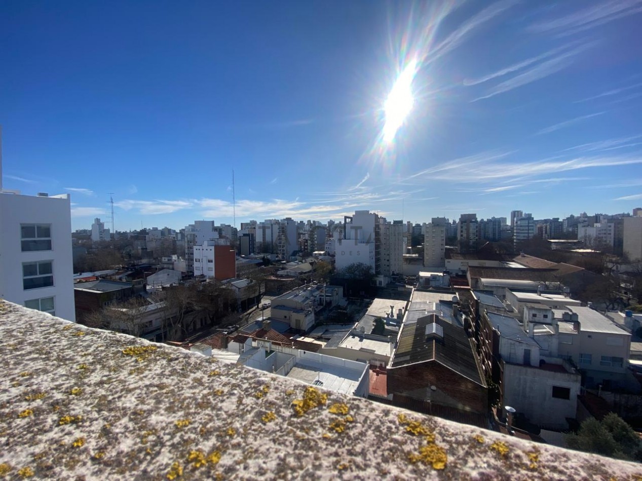 Departamento semipiso 2 ambientes al frente con balcon 