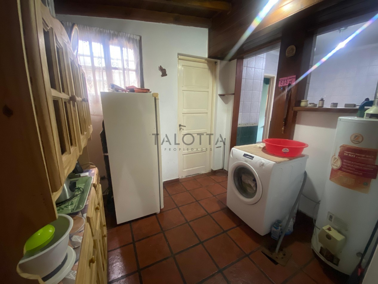 Departamento 4 ambientes al frente con balcon y terraza 
