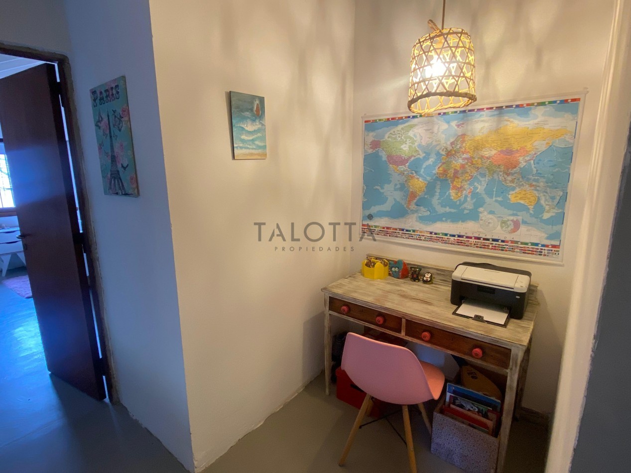 Casa 4 ambientes con parque en Alfar  