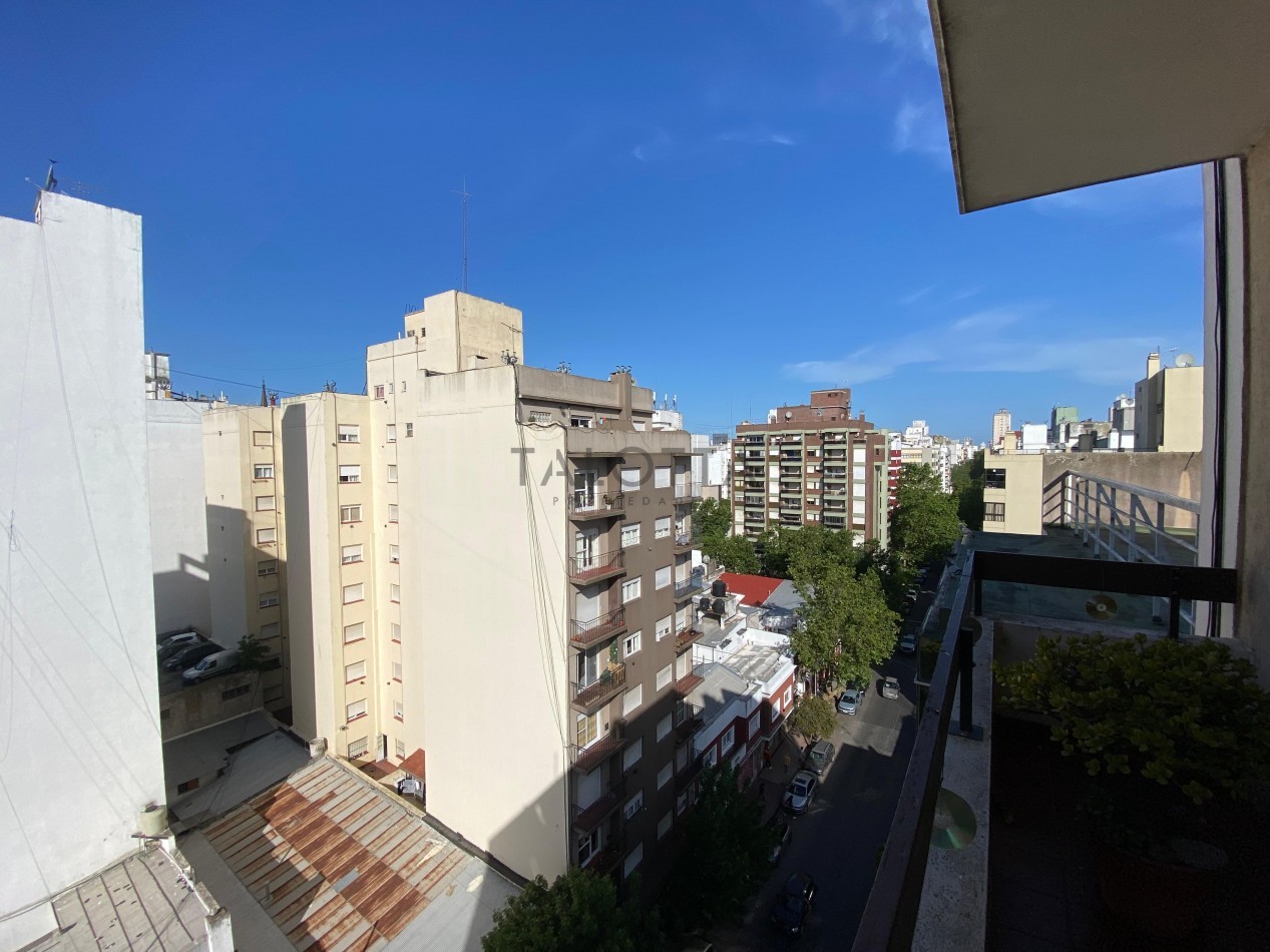 Departamento 4 Ambientes al frente con cochera y baulera Plaza Mitre 