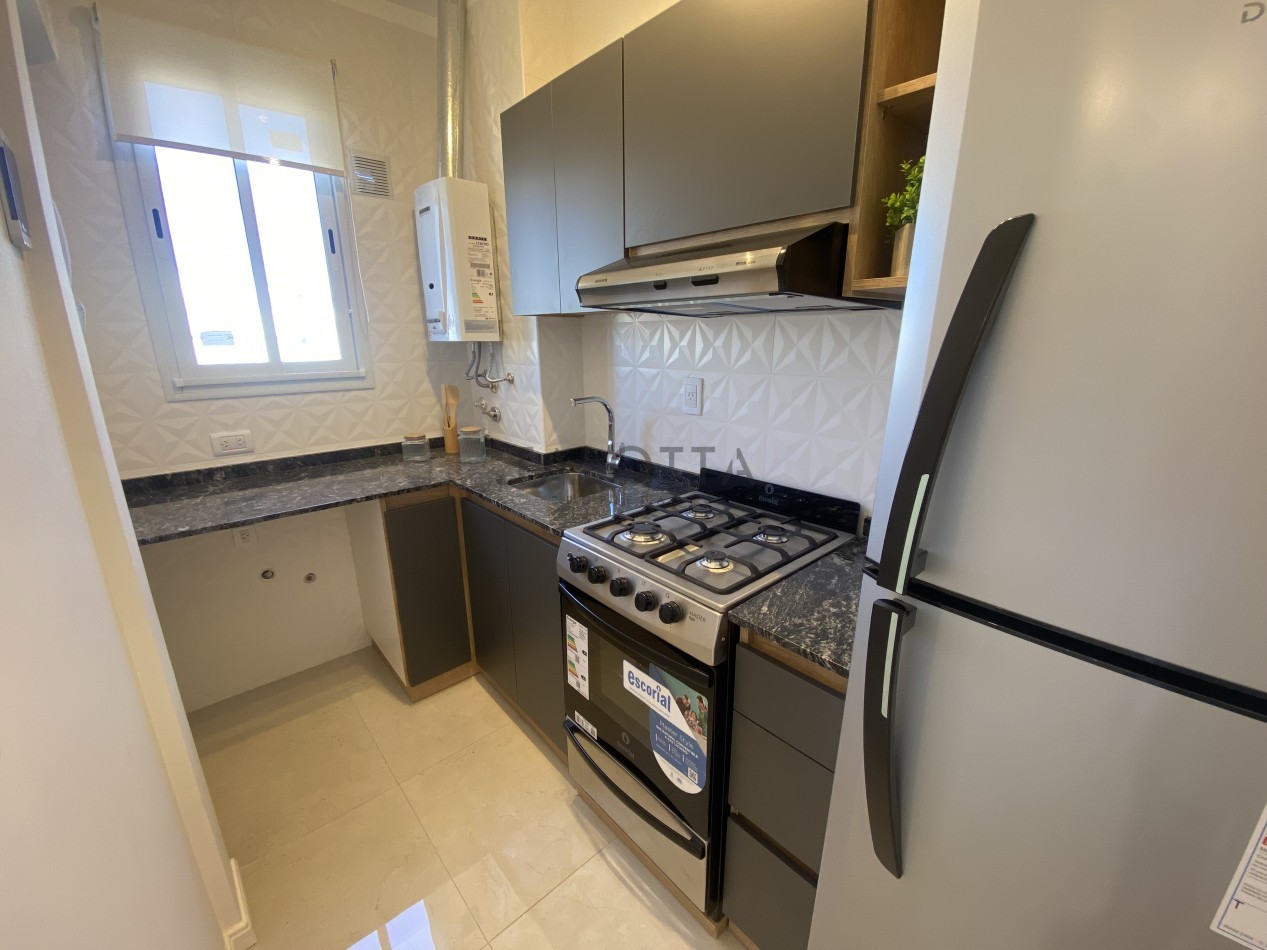 Departamento 2 ambientes con dependencia al frente con balcon frances 