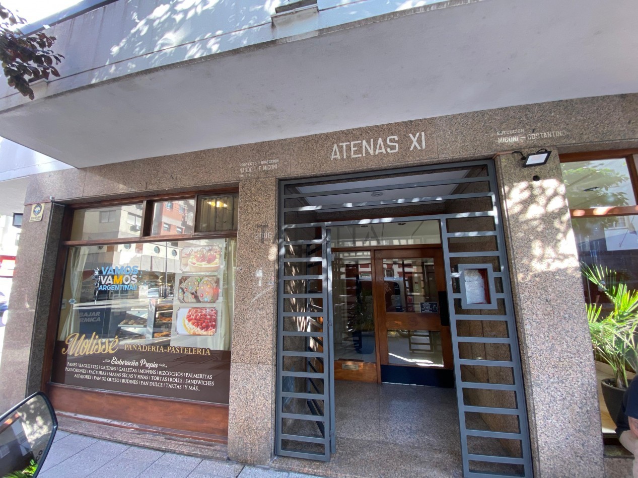 Departamento 4 Ambientes al frente con cochera y baulera Plaza Mitre 