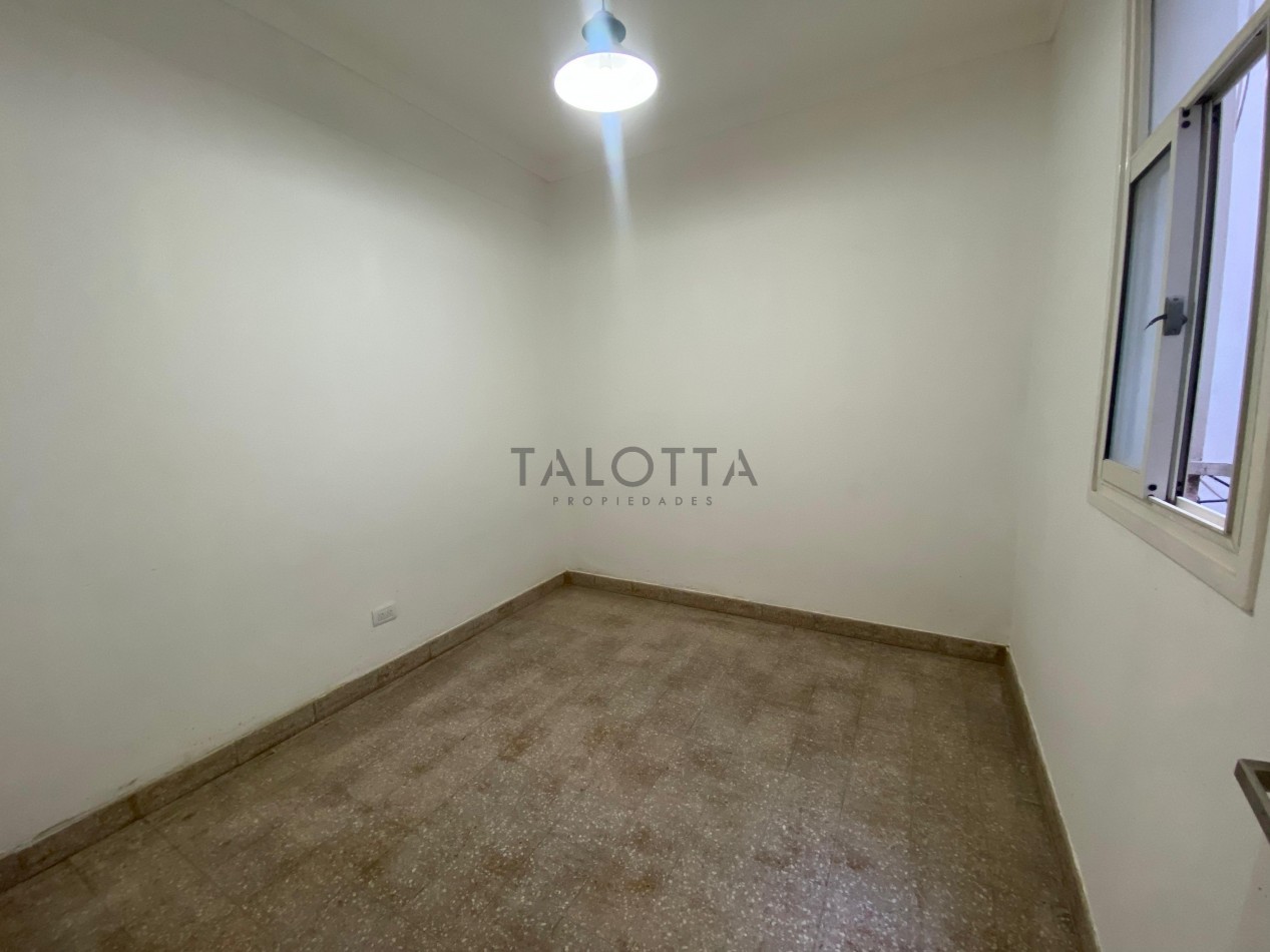 Departamento 4 ambientes con dependencia al frente 