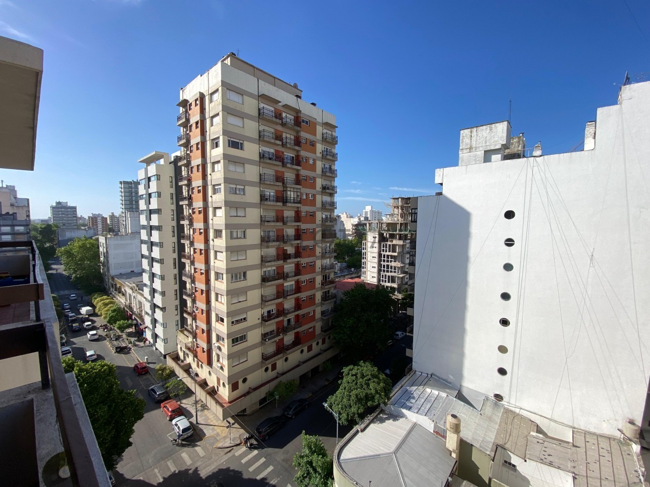 Departamento 4 Ambientes al frente con cochera y baulera Plaza Mitre 