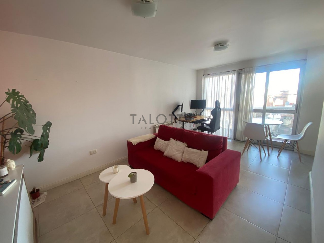 Departamento semipiso 2 ambientes al frente con balcon 