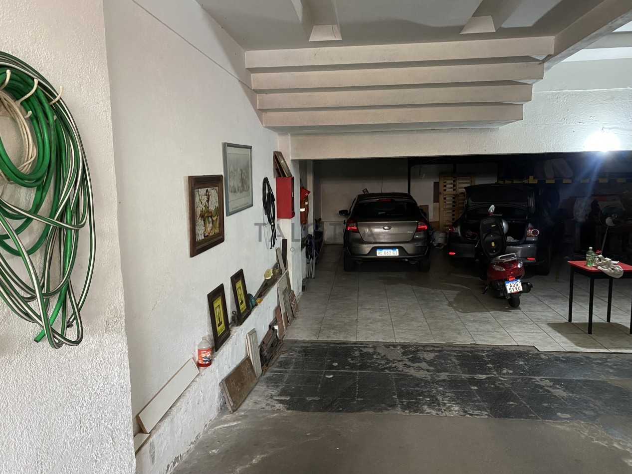 Departamento 4 Ambientes al frente con cochera y baulera Plaza Mitre 