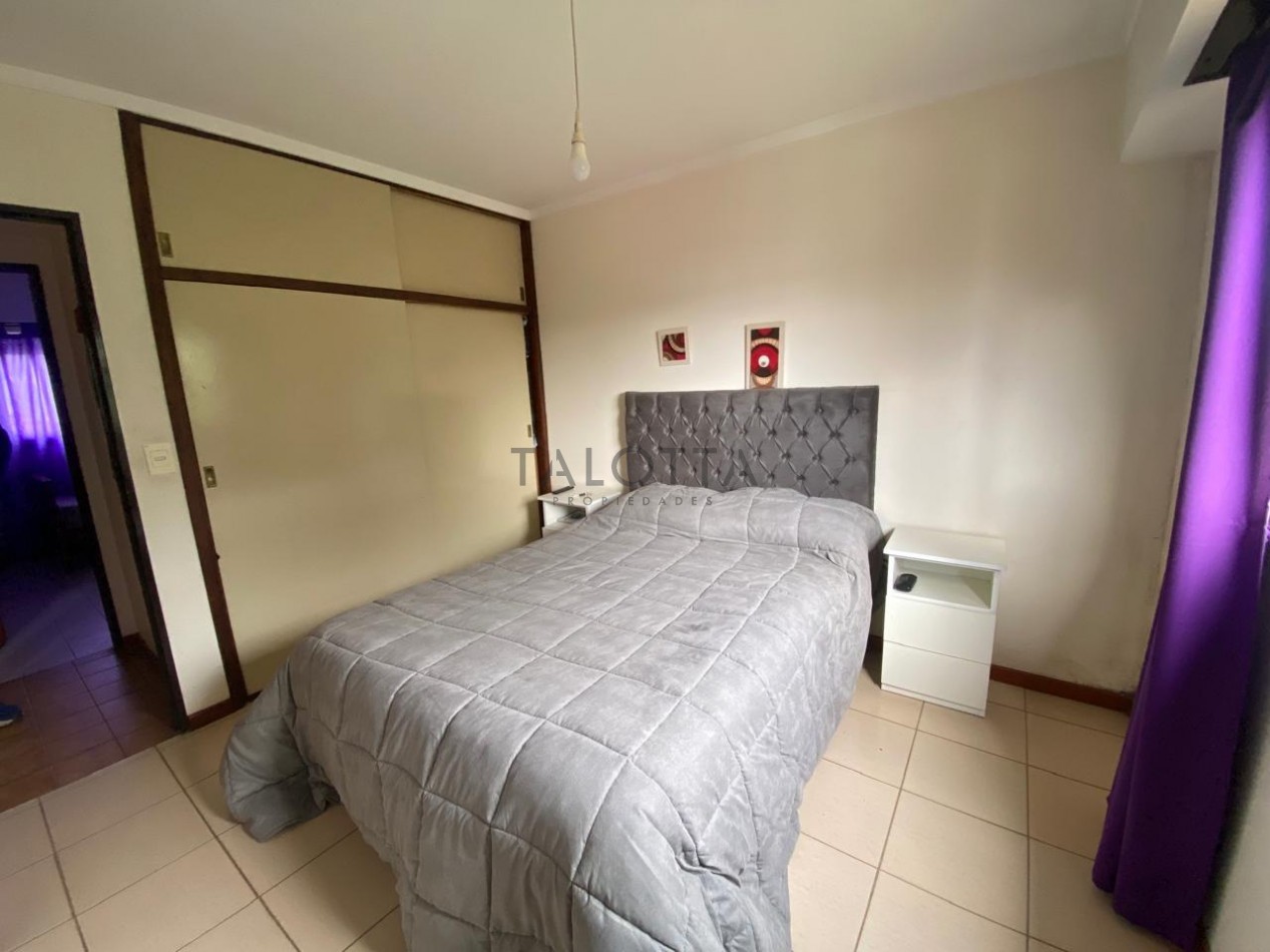 DEPARTAMENTO 4 Ambientes al frente con balcon frances y cochera descubierta 