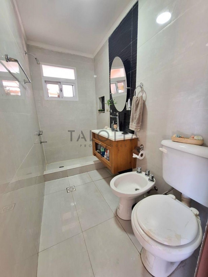 CASA 4 AMBIENTES CON PARQUE 