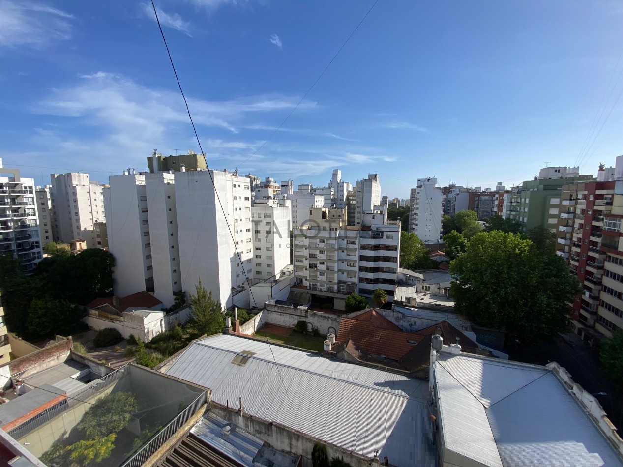 Departamento 4 Ambientes al frente con cochera y baulera Plaza Mitre 