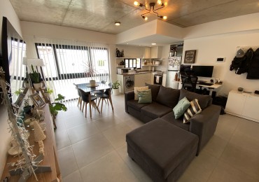 Departamento 2 ambientes amoblado con cochera cubierta a metros de la costa 