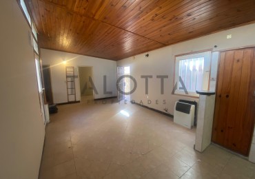 PH 3 AMBIENTES CON DEPENDENCIA Y PATIO 