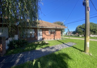 Casa 3 ambientes con parque 