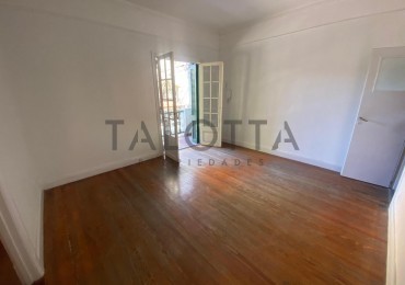 Alquiler oficina 3 ambientes  al frente con balcon - Plaza Mitre 