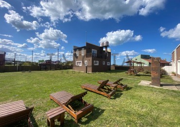 Venta de complejo de departamentos a 30 metros de la costanera 